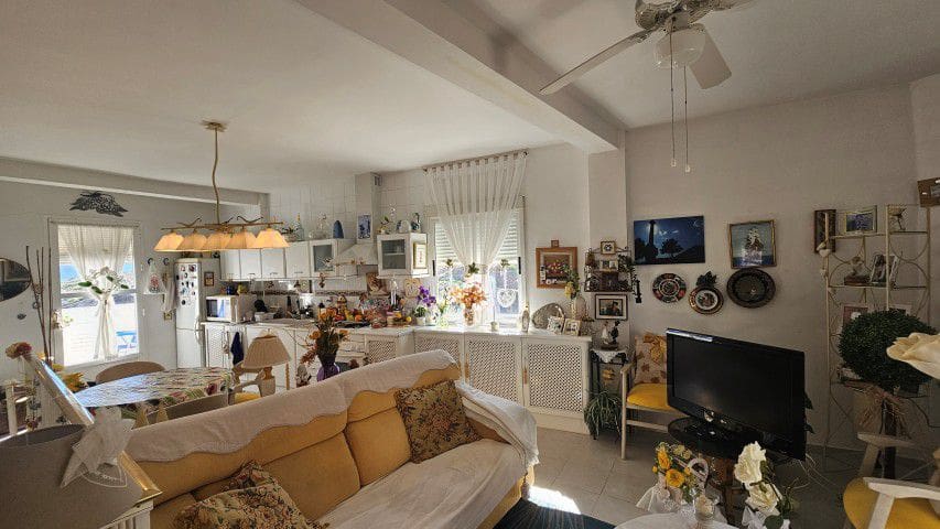 5 bedroom Townhouse for sale in Lucar with garage - € 149,950 (Ref: 9772816)