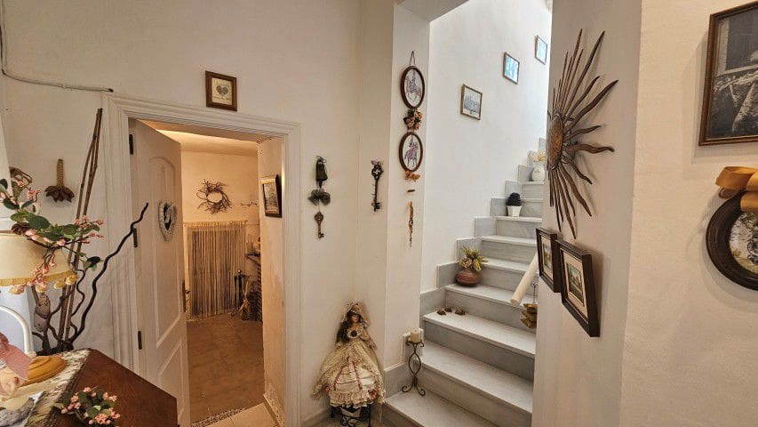 5 bedroom Townhouse for sale in Lucar with garage - € 149,950 (Ref: 9772816)