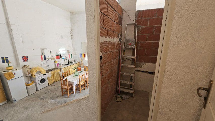 5 bedroom Townhouse for sale in Lucar with garage - € 149,950 (Ref: 9772816)