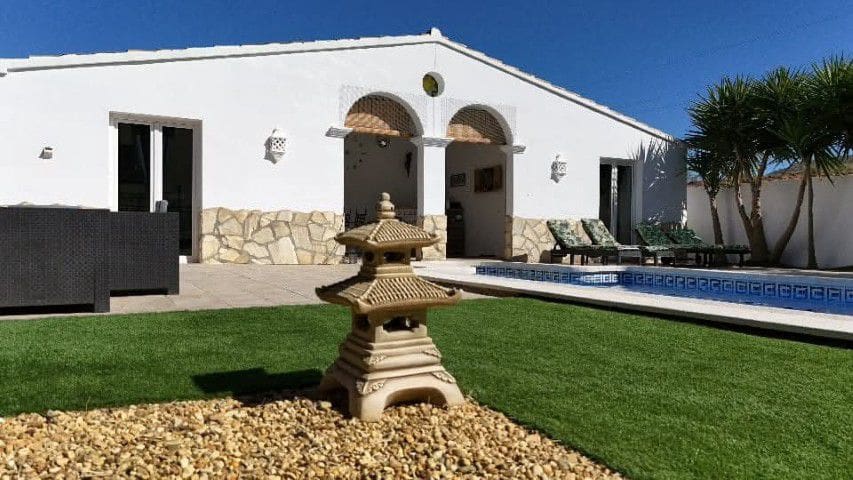 7 bedroom Finca/Country House for sale in Arboleas - € 299,995 (Ref: 9784989)