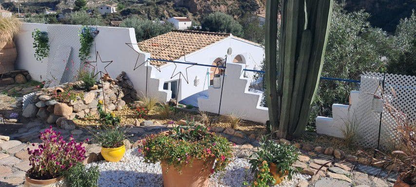 7 bedroom Finca/Country House for sale in Arboleas - € 299,995 (Ref: 9784989)