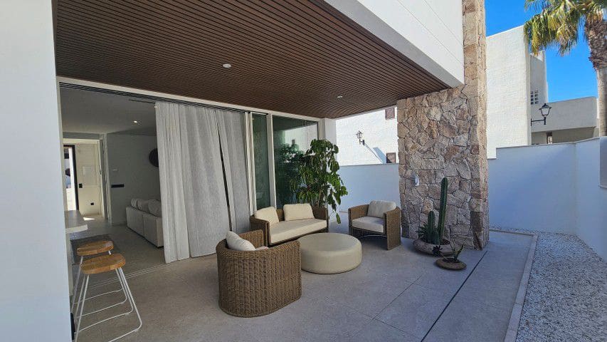 3 makuuhuone Huvila myytävänä paikassa San Juan de los Terreros mukana 
autotalli - 505 900 € (Ref: 9857598)