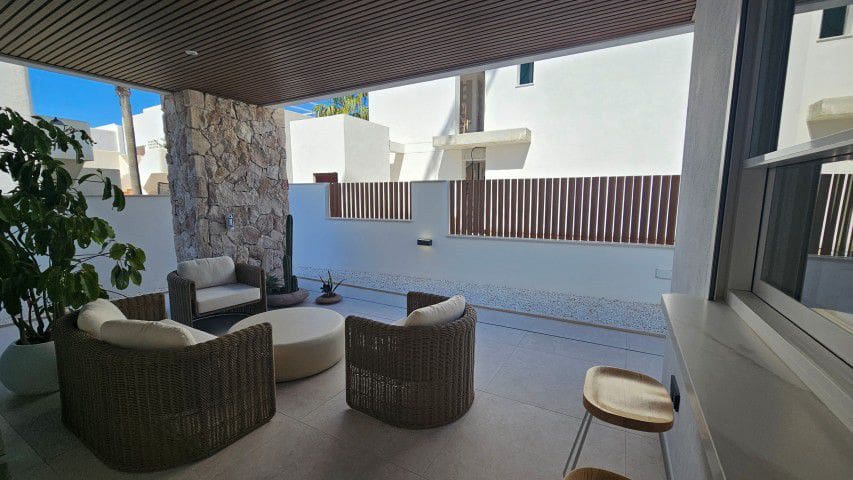 3 makuuhuone Huvila myytävänä paikassa San Juan de los Terreros mukana 
autotalli - 505 900 € (Ref: 9857598)