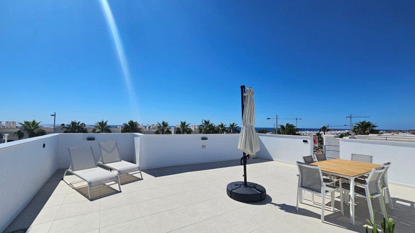 3 makuuhuone Huvila myytävänä paikassa San Juan de los Terreros mukana 
autotalli - 505 900 € (Ref: 9857598)