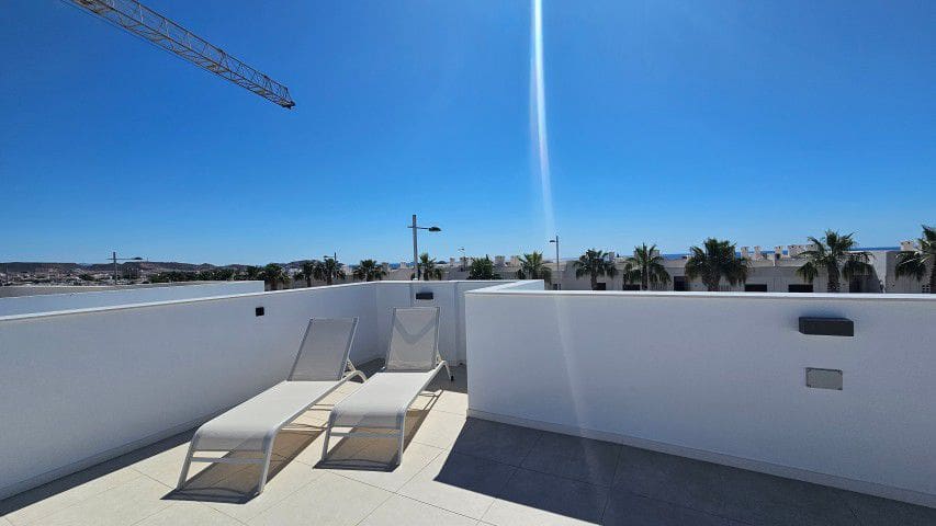 3 makuuhuone Huvila myytävänä paikassa San Juan de los Terreros mukana 
autotalli - 505 900 € (Ref: 9857598)