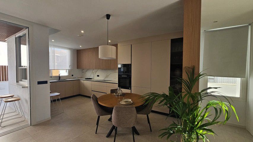 3 makuuhuone Huvila myytävänä paikassa San Juan de los Terreros mukana 
autotalli - 505 900 € (Ref: 9857598)