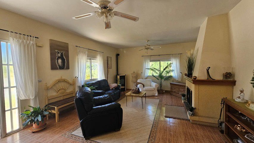 3 bedroom Finca/Country House for sale in El Margen - € 185,000 (Ref: 9861682)