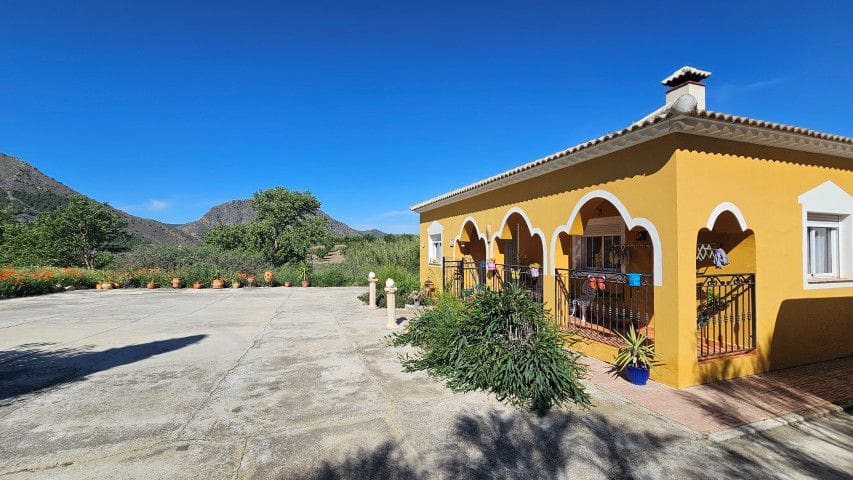 3 bedroom Finca/Country House for sale in El Margen - € 185,000 (Ref: 9861683)