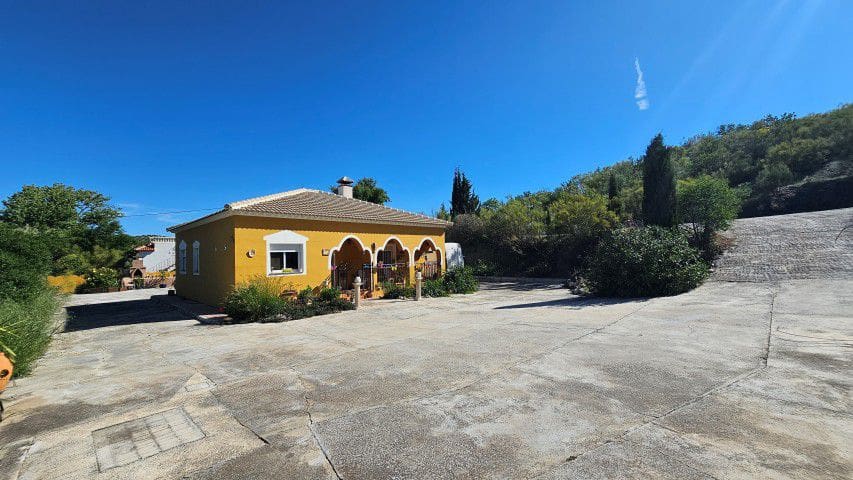 3 bedroom Finca/Country House for sale in El Margen - € 185,000 (Ref: 9861683)