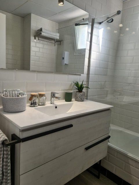 3 bedroom Apartment for sale in Manilva with garage - € 284,000 (Ref: 9868490)