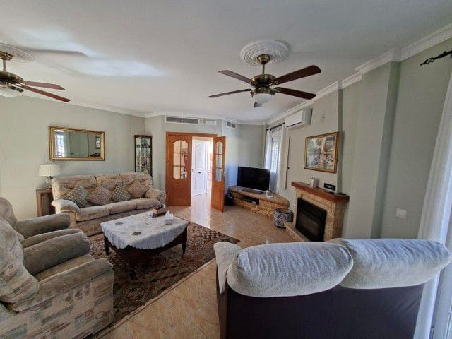 4 bedroom Villa for sale in Los Huevanillas with garage - € 359,950 (Ref: 9878187)