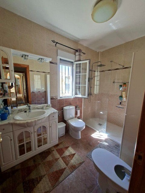 4 bedroom Villa for sale in Los Huevanillas with garage - € 359,950 (Ref: 9878187)
