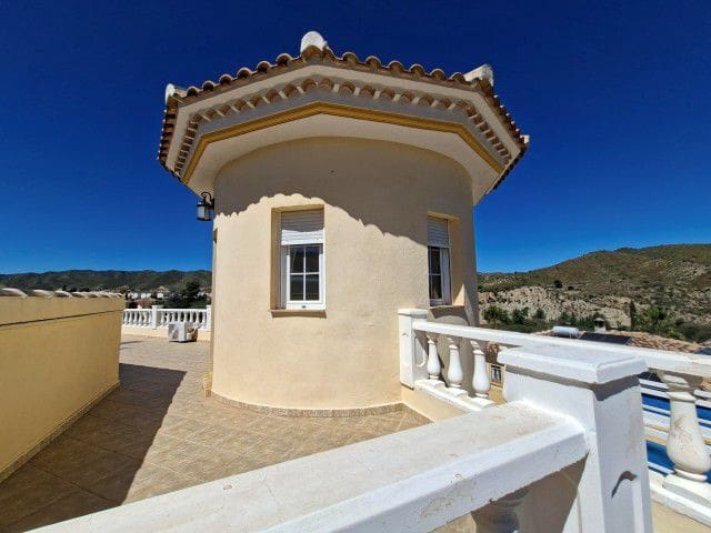 4 bedroom Villa for sale in Los Huevanillas with garage - € 359,950 (Ref: 9878187)
