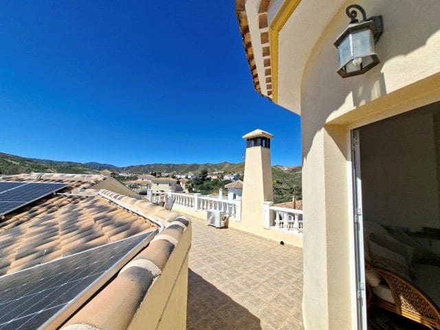 4 bedroom Villa for sale in Los Huevanillas with garage - € 359,950 (Ref: 9878187)