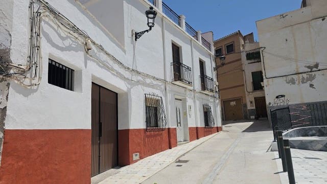 7 Zimmer Haus zu verkaufen in Macael mit Garage - 155.000 € (Ref: 9930369)