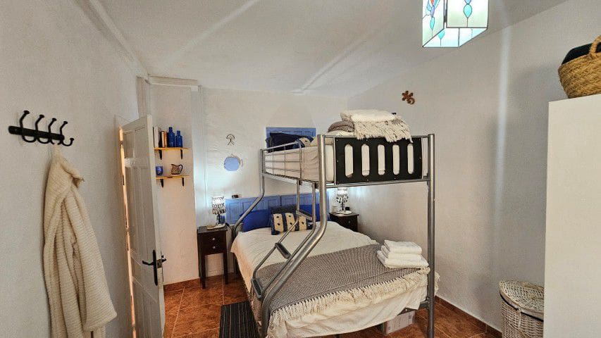 3 sypialnia Finka/Dom wiejski na sprzedaż w Tijola z garażem - 149 950 € (Ref: 9979550)