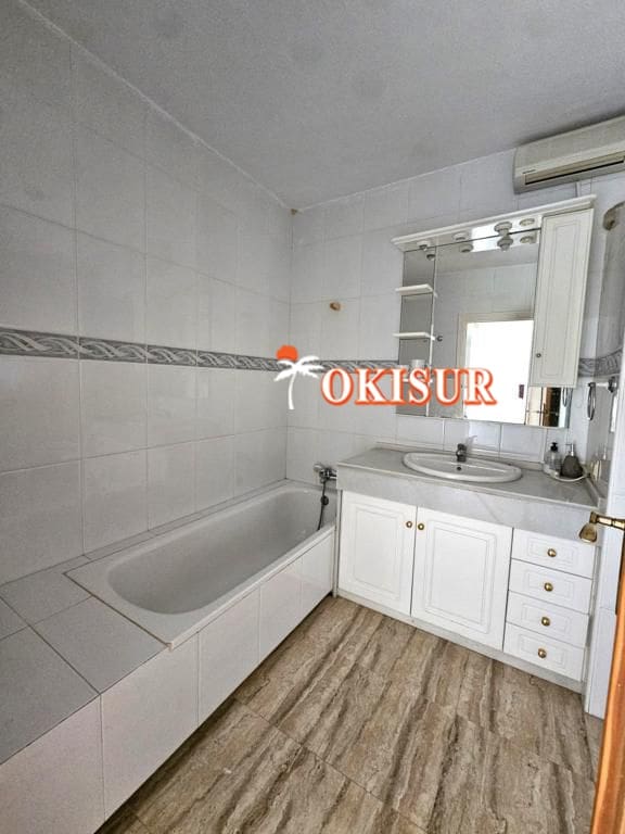 4 bedroom Villa for sale in Mojacar with garage - € 549,000 (Ref: 8766708)