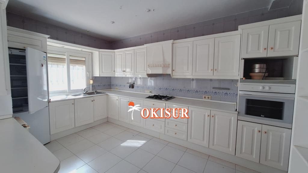 4 bedroom Villa for sale in Mojacar with garage - € 549,000 (Ref: 8766708)