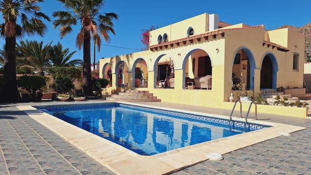 3 bedroom Villa for sale in Mojácar with garage - € 695,000 (Ref: 9243499)