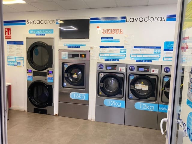 Kommersiell til salgs i Mojácar - € 240 000 (Ref: 9470599)