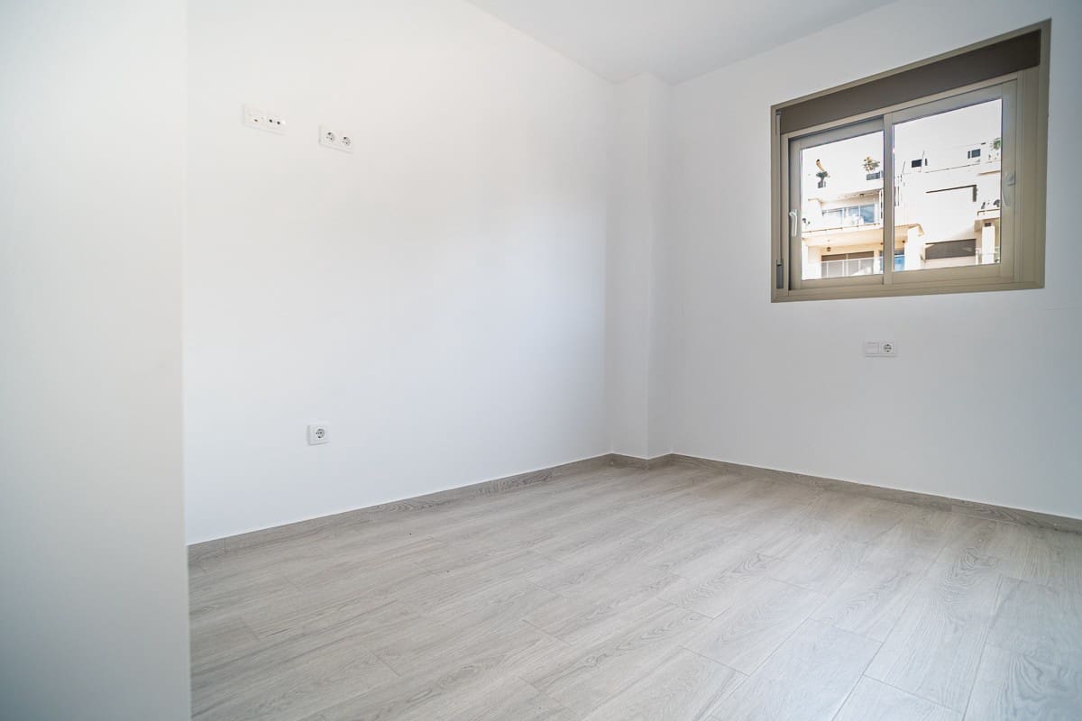 3 sypialnia Apartament na sprzedaż w Los Dolses z basenem garażem - 360 000 € (Ref: 10001175)