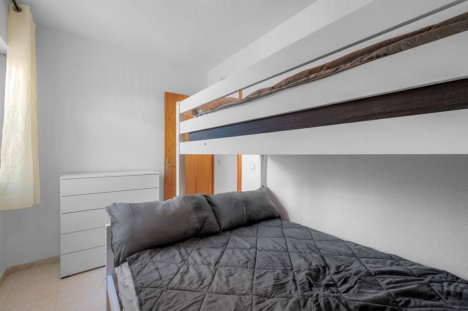Apartamento de 2 habitaciones en Torrevieja en venta - 179.000 € (Ref: 10035732)