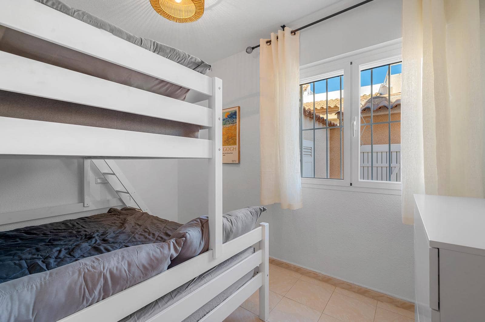 Apartamento de 2 habitaciones en Torrevieja en venta - 179.000 € (Ref: 10035732)