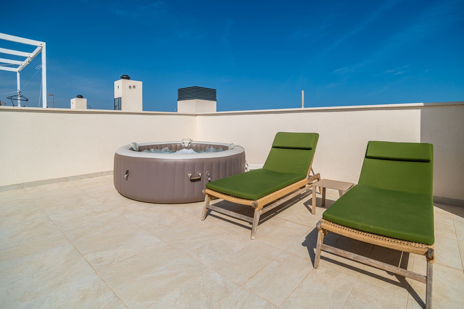 2 bedroom Penthouse for sale in Los Altos with pool - € 349,900 (Ref: 10060696)