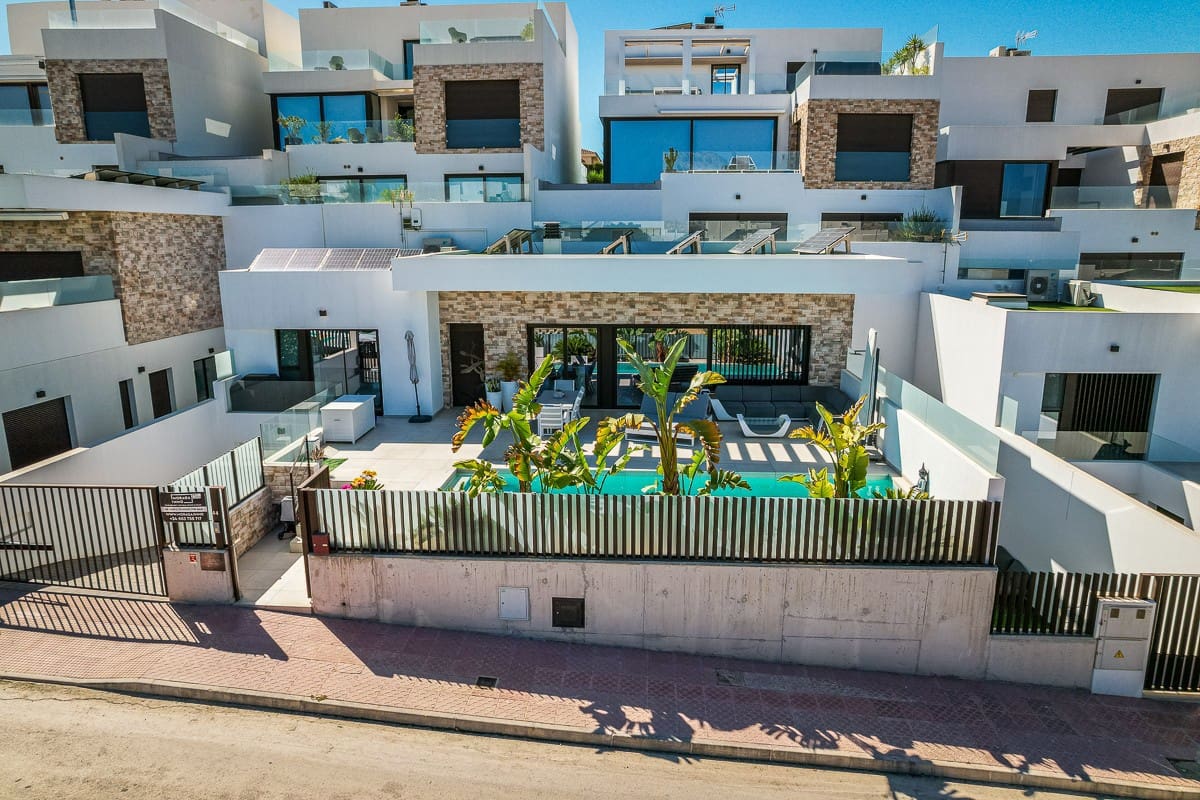 4 sovrum Villa till salu i Rojales med pool garage - 745 000 € (Ref: 10079972)