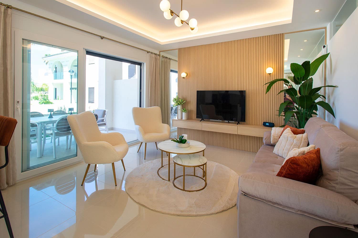 Apartamento de 2 habitaciones en Ciudad Quesada en venta con piscina garaje - 319.500 € (Ref: 10158479)
