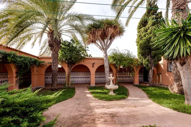 5 quarto Moradia para venda em San Luis, Torrevieja com piscina - 850 000 € (Ref: 10158623)