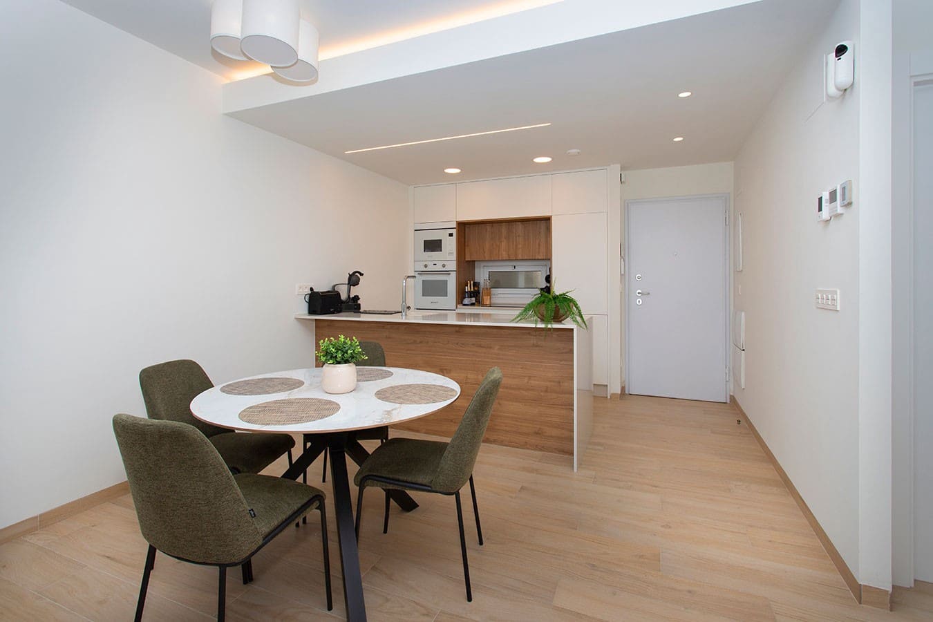 2 sovrum Takvåning till salu i El Raso med pool - 315 000 € (Ref: 10158625)