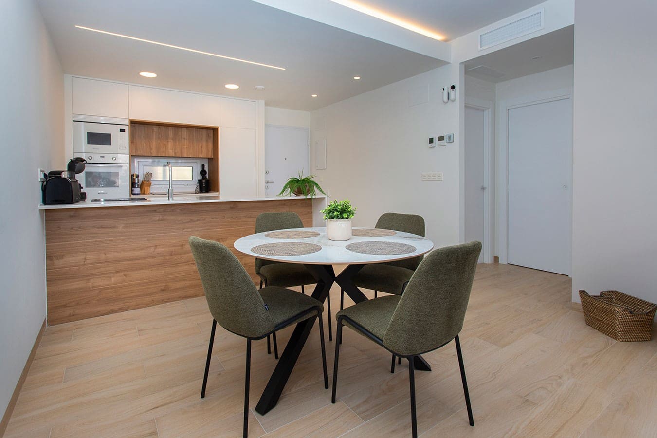 2 sovrum Takvåning till salu i El Raso med pool - 315 000 € (Ref: 10158625)