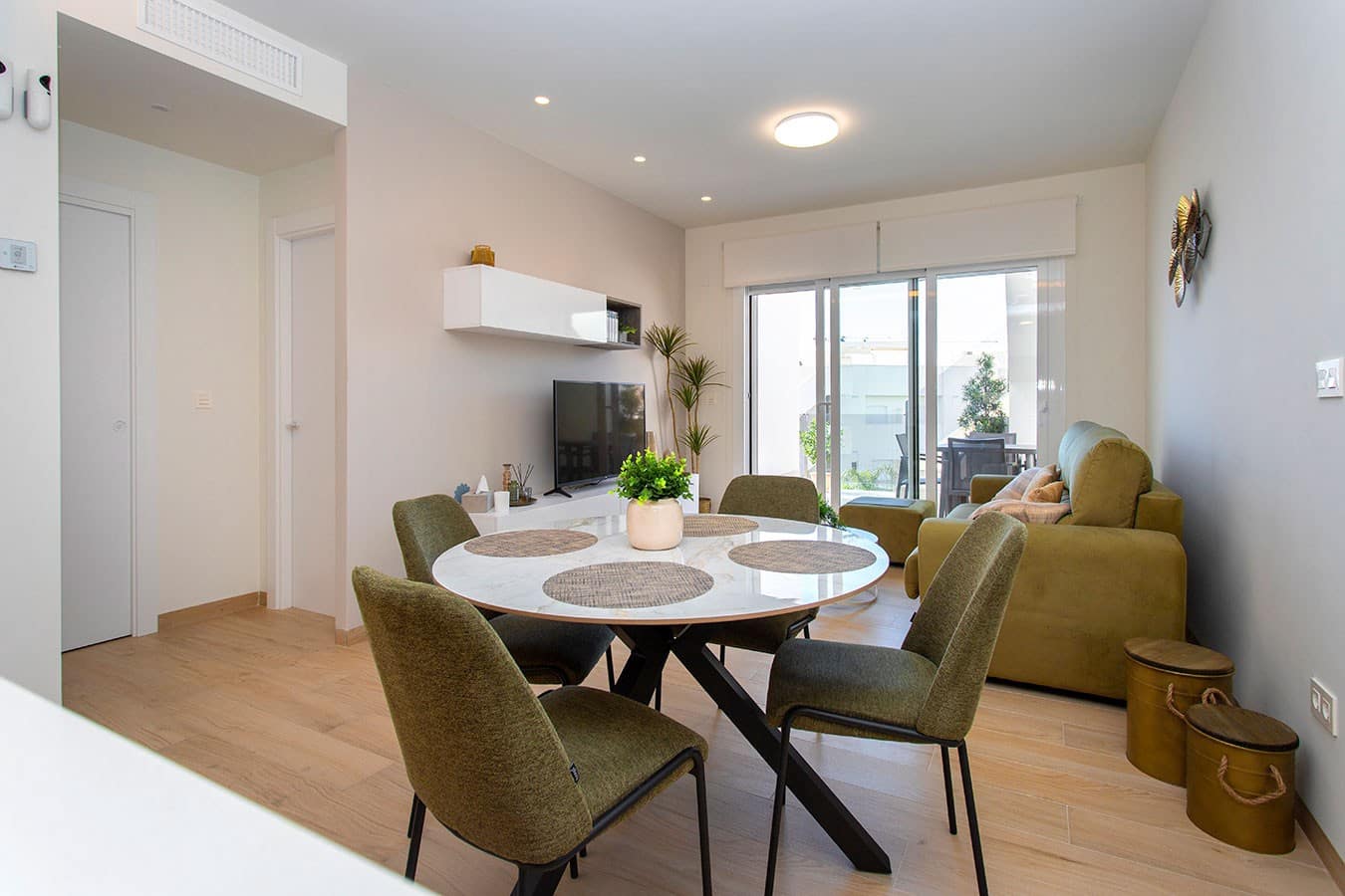 2 sovrum Takvåning till salu i El Raso med pool - 315 000 € (Ref: 10158625)
