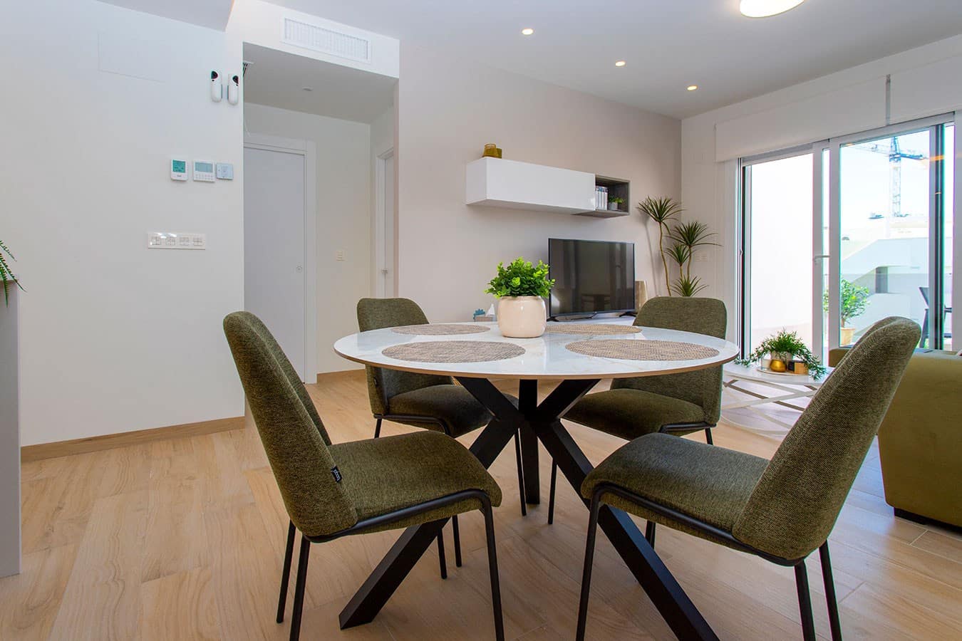 2 sovrum Takvåning till salu i El Raso med pool - 315 000 € (Ref: 10158625)