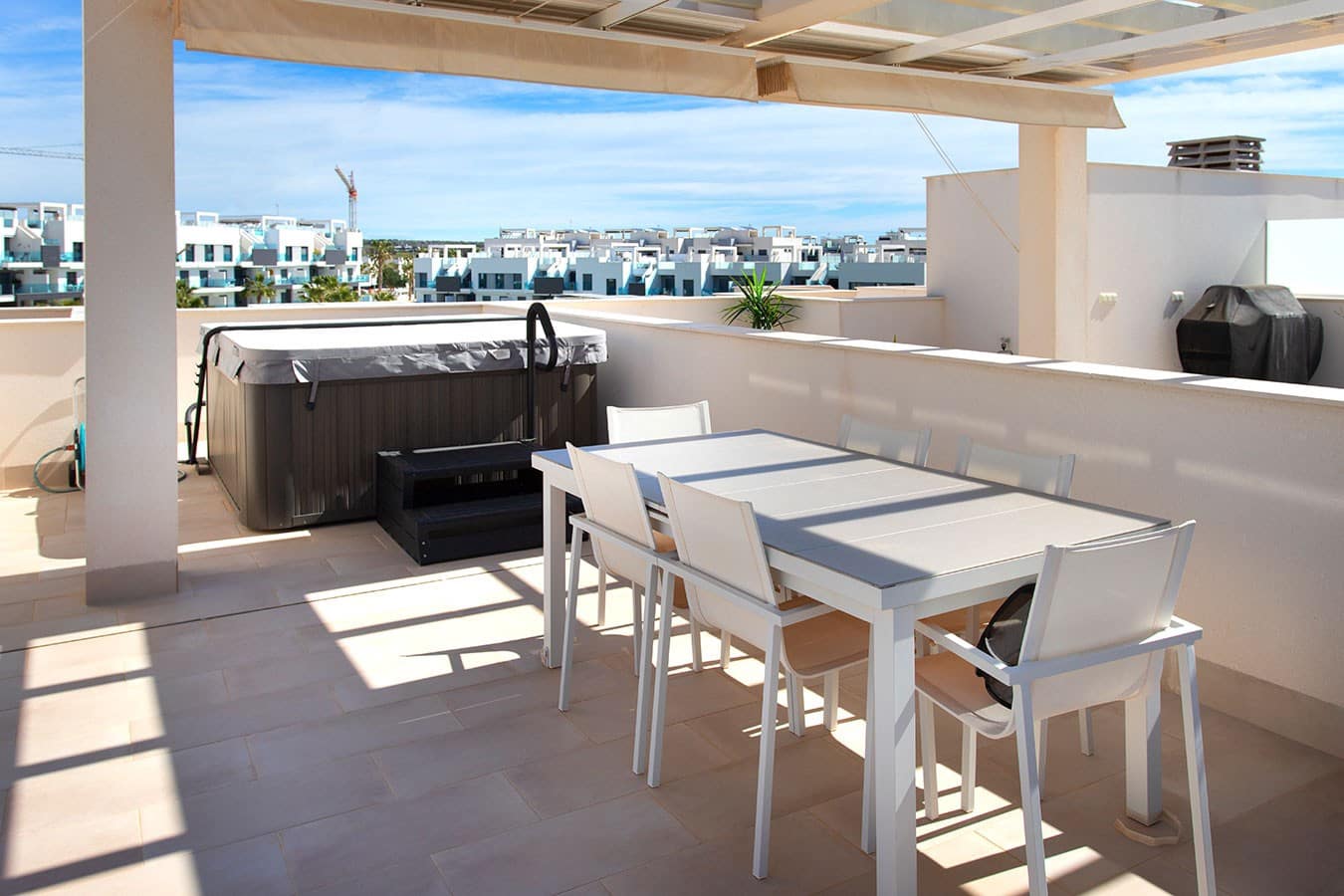 2 sovrum Takvåning till salu i El Raso med pool - 315 000 € (Ref: 10158625)
