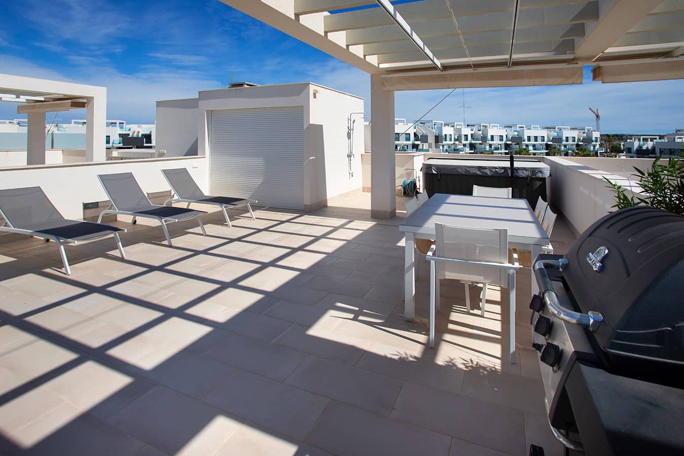 2 sovrum Takvåning till salu i El Raso med pool - 315 000 € (Ref: 10158625)