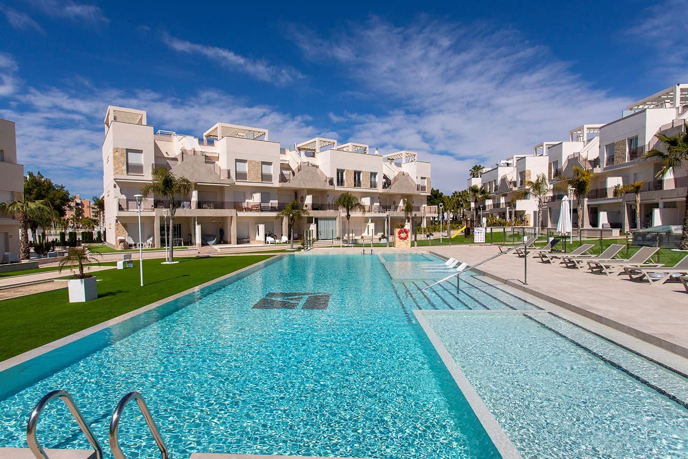 2 sovrum Takvåning till salu i El Raso med pool - 315 000 € (Ref: 10158625)