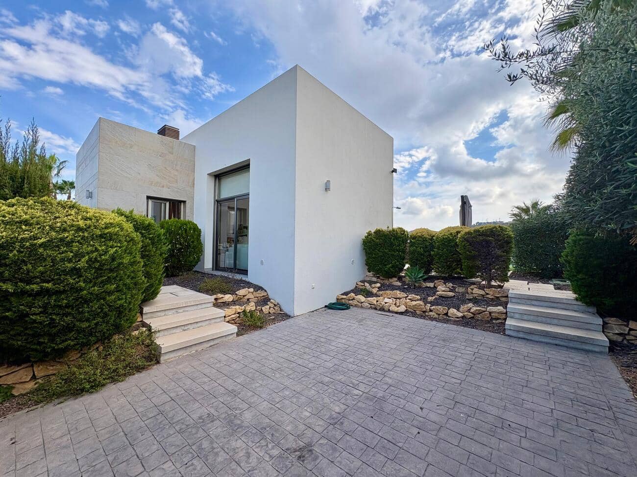 3 bedroom Villa for sale in Benijofar with pool garage - € 547,000 (Ref: 10158709)