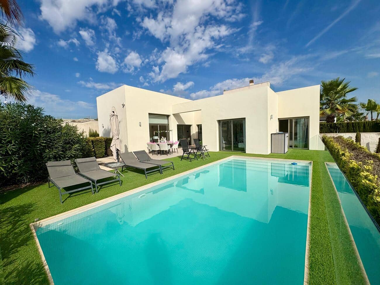 3 bedroom Villa for sale in Benijofar with pool garage - € 547,000 (Ref: 10158709)
