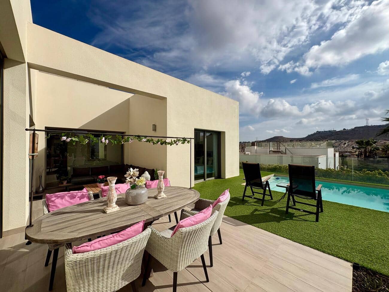 3 bedroom Villa for sale in Benijofar with pool garage - € 547,000 (Ref: 10158709)