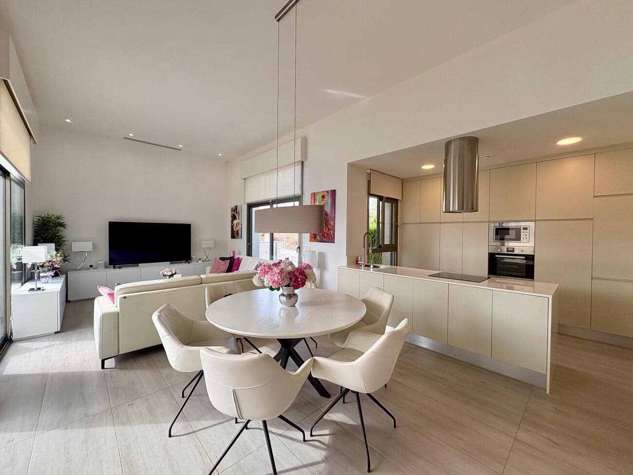 3 bedroom Villa for sale in Benijofar with pool garage - € 547,000 (Ref: 10158709)