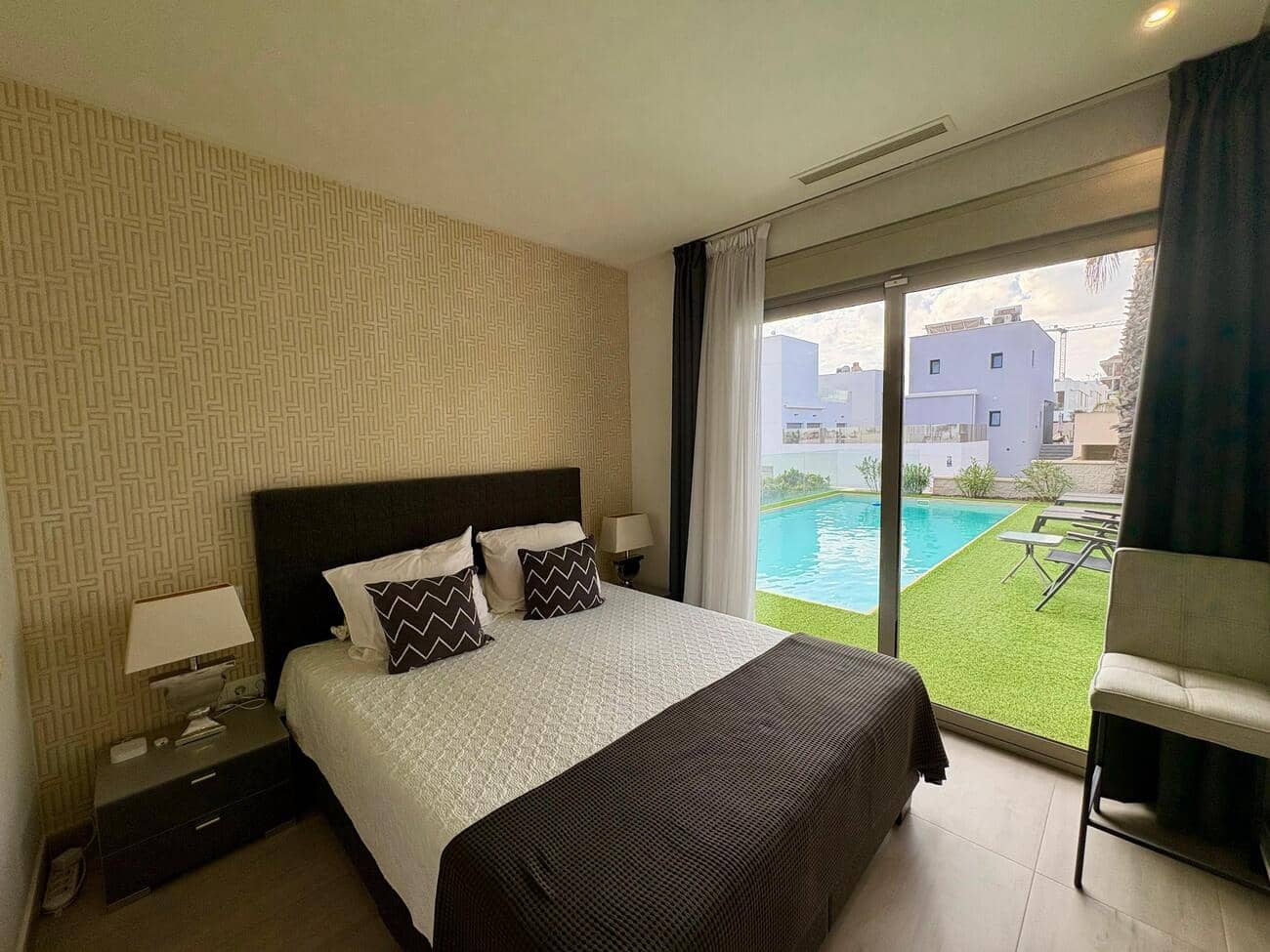 3 bedroom Villa for sale in Benijofar with pool garage - € 547,000 (Ref: 10158709)