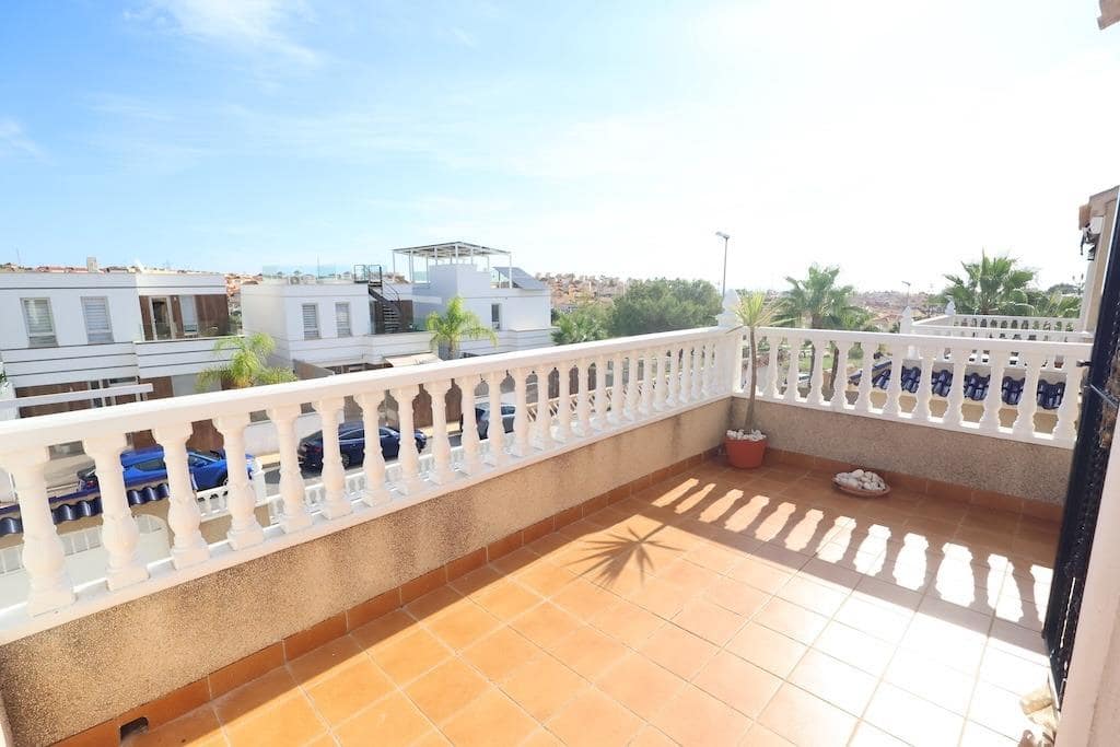 3 soverom Villa til salgs i Orihuela Costa med svømmebasseng garasje - € 360 000 (Ref: 10170471)