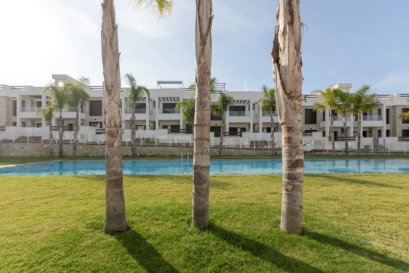 3 sypialnia Apartament na sprzedaż w Torrevieja z basenem - 290 000 € (Ref: 6770567)