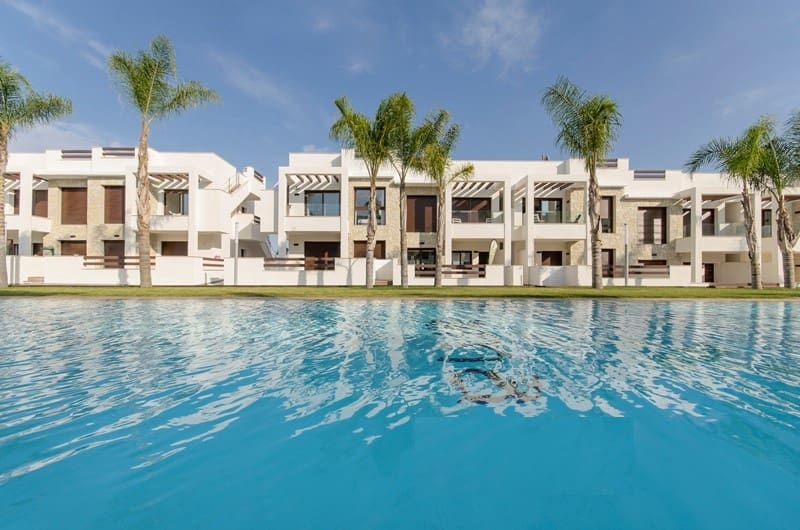 3 sypialnia Apartament na sprzedaż w Torrevieja z basenem - 290 000 € (Ref: 6770567)