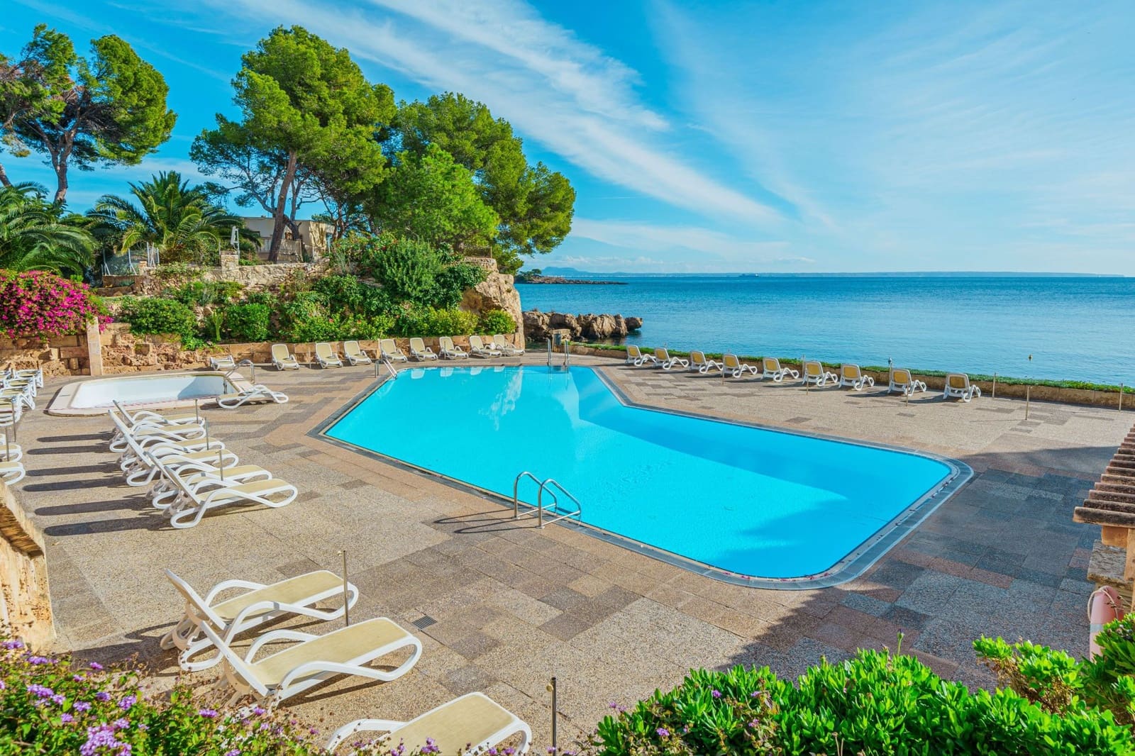 2 bedroom Apartment for sale in Palmanova, Calvià with pool € 920,000