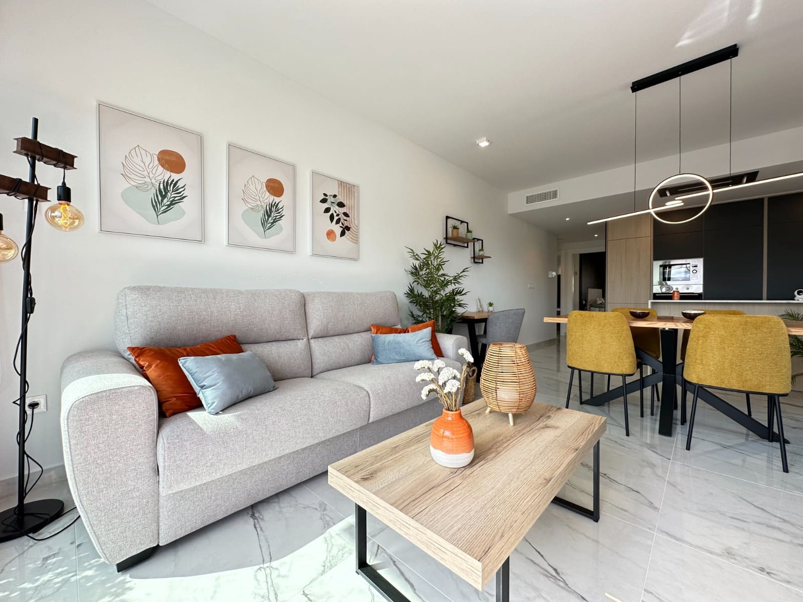 2 sypialnia Penthouse do wynajęcia w Playa Flamenca z basenem garażem - 1 800 € (Ref: 8704248)