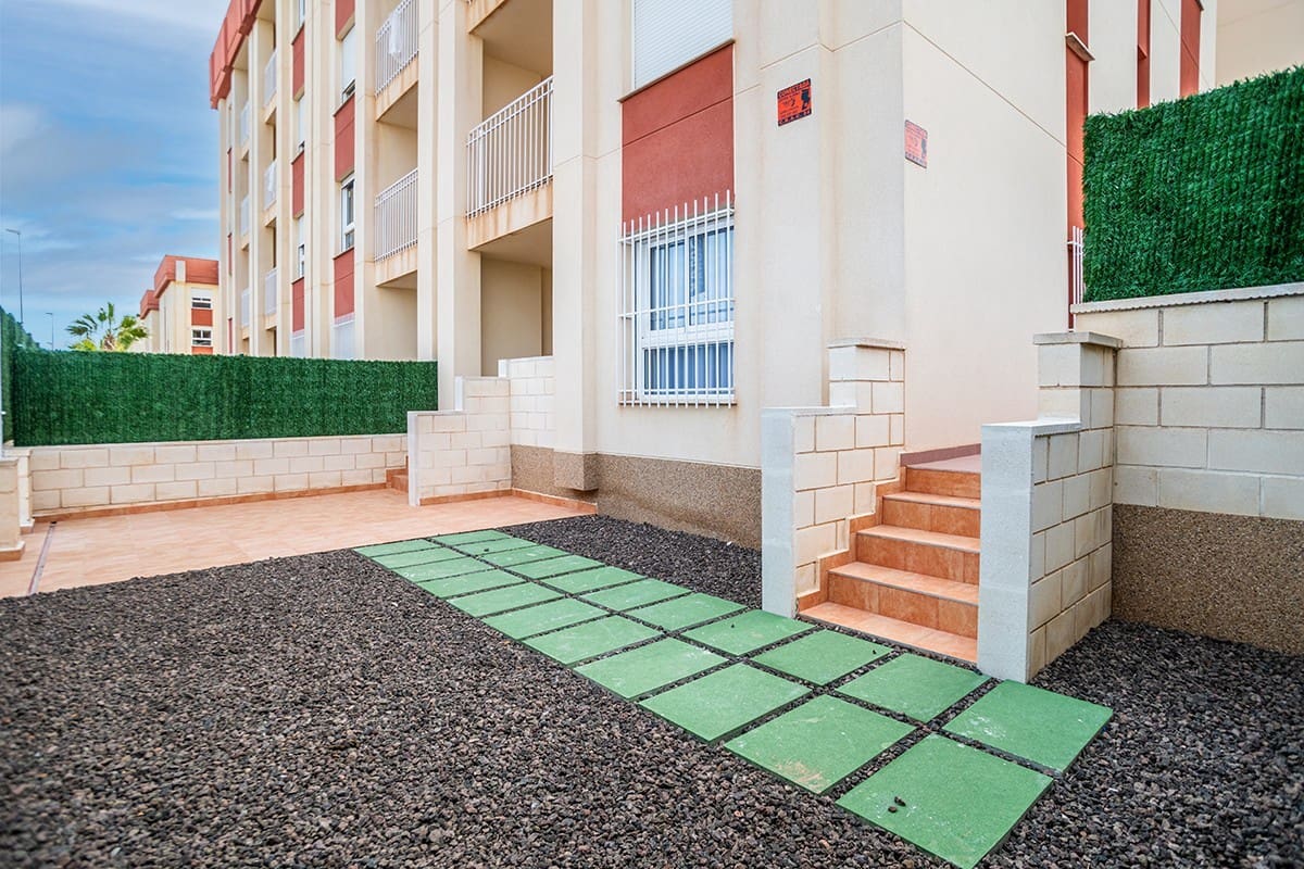 1 sypialnia Apartament na sprzedaż w Orihuela Costa z basenem - 129 500 € (Ref: 8820801)