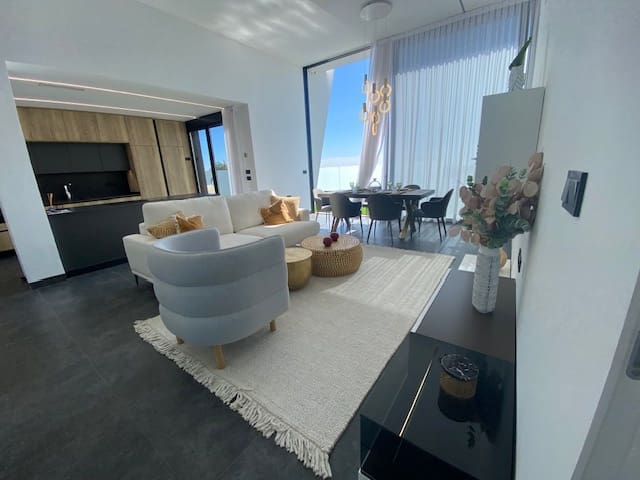 3 sypialnia Willa na sprzedaż w Los Balcones z basenem garażem - 649 000 € (Ref: 8837520)